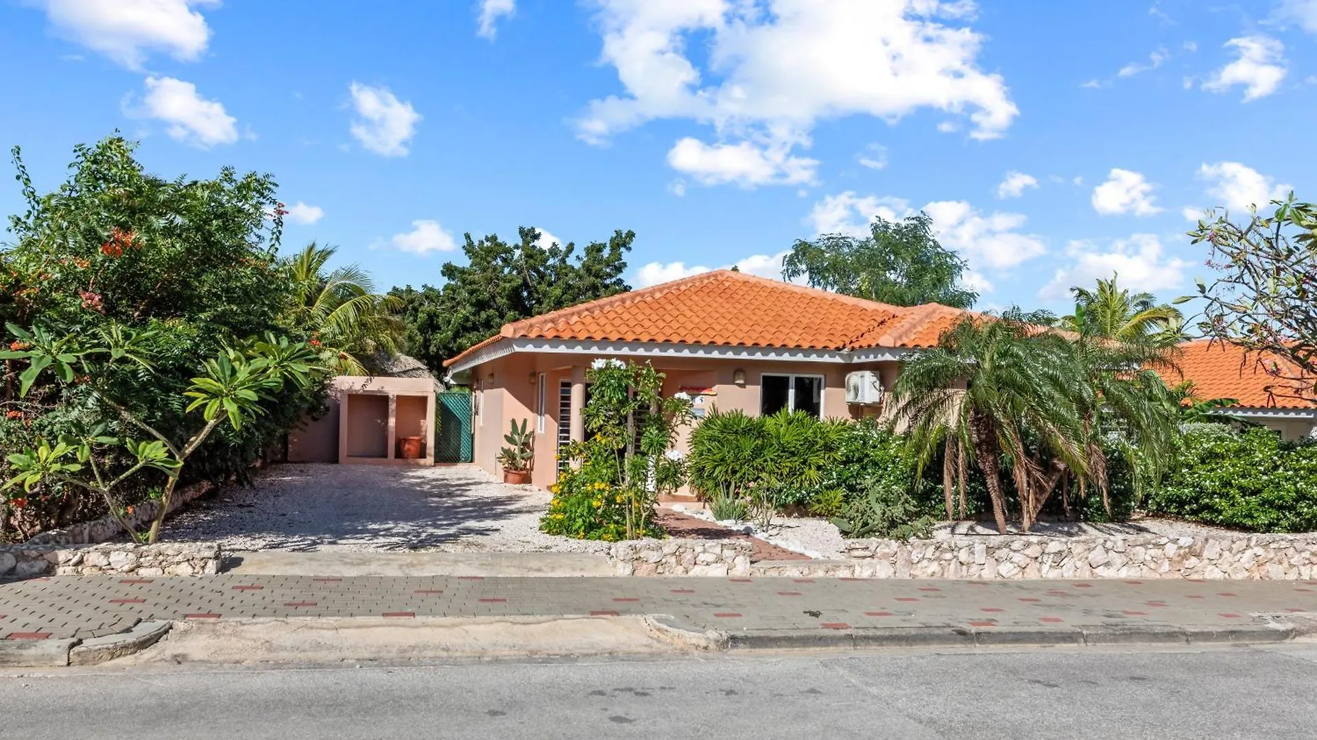 Villa Panlefi - Marbella Estate Jan Thiel